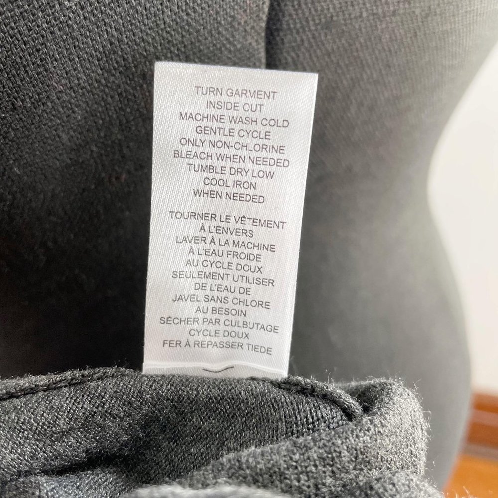 NEW T Tahari Gray Essential Mock Neck Sweater Size Small - Picture 8 of 10